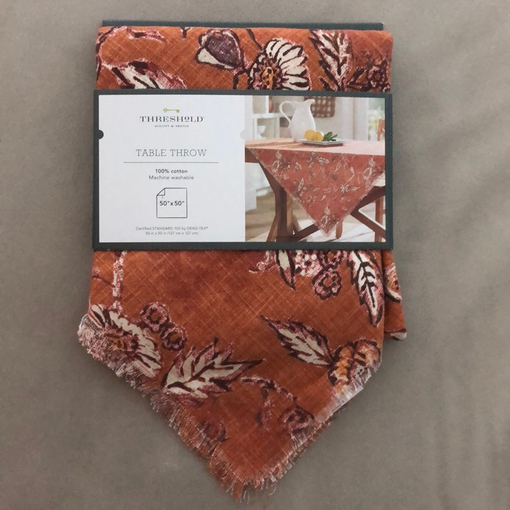 Threshold Table Throw Cloth 50 x 50 nwt
